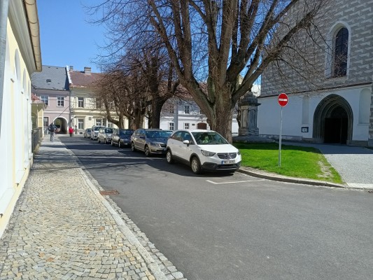 Oprava zpevněných ploch nám. J. Žižky