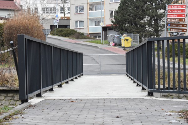 Rekonstrukce mostu a lávky přes Černý potok, Květná – Lidická ul.