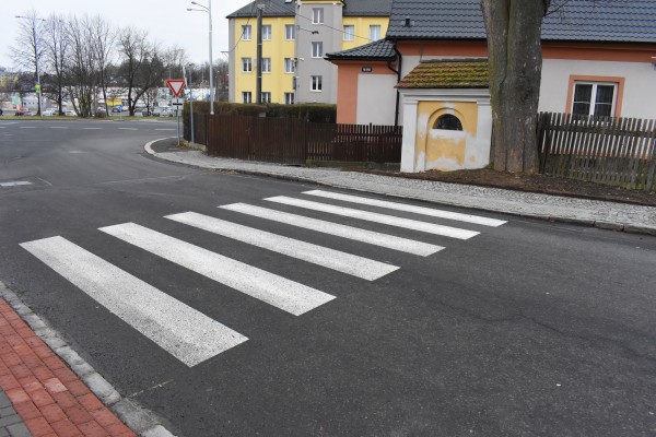 Zvýšení bezpečnosti chodců na ul. Pod Lipami – nový přechod pro chodce
