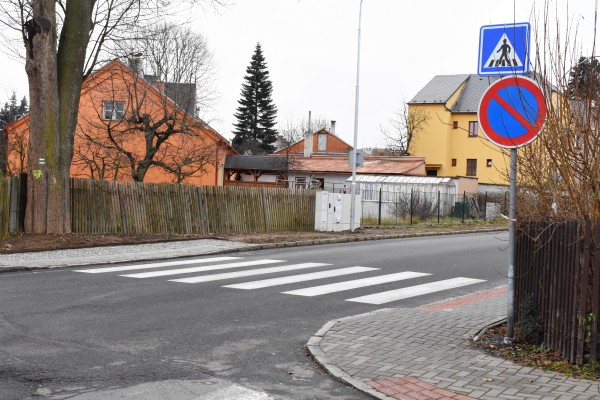Zvýšení bezpečnosti chodců na ul. Pod Lipami – nový přechod pro chodce
