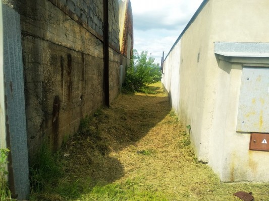 Nové zpevněné plochy mezi ulicemi Zahradní a Skrbovickou včetně dvou zastávek MHD